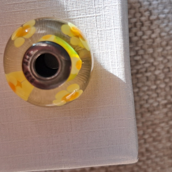 Pandora Yellow Floral Charm - Picture 5 of 5